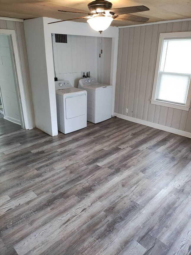 Photo - 2205 N 2nd St