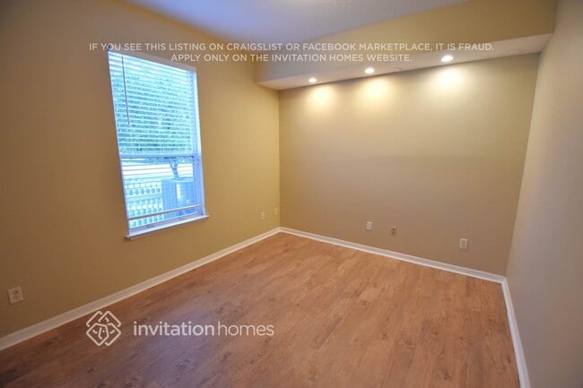 Photo - 225 Copper Oak Ct