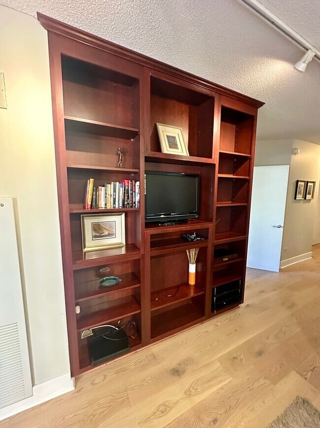 Photo - 222 N Columbus Dr Unidad 1407