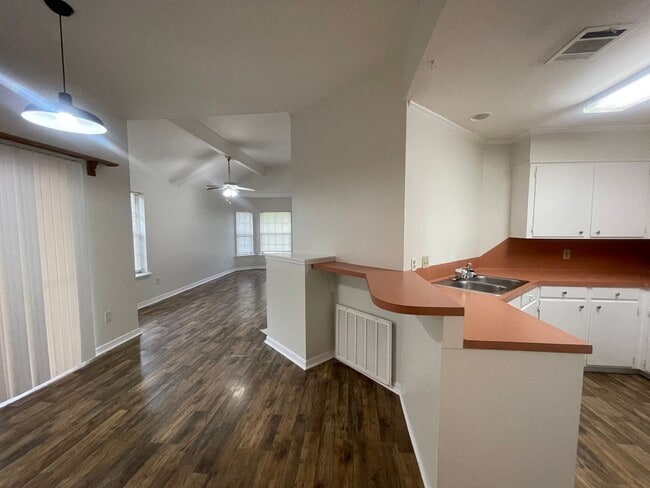 Photo - Come and Get It Before It's Gone! Bonus Room A Plus!