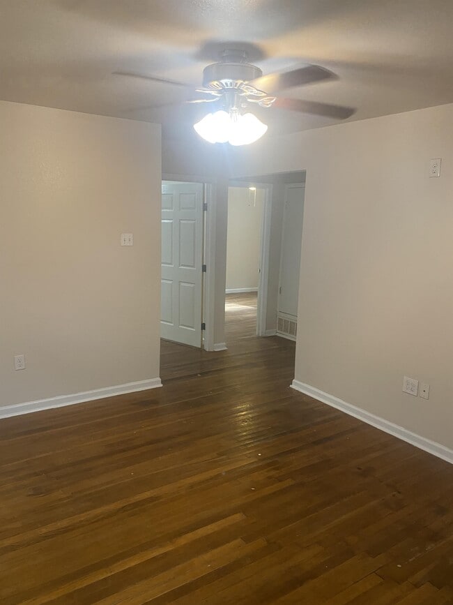 Photo - 106 E Pearl Ave
