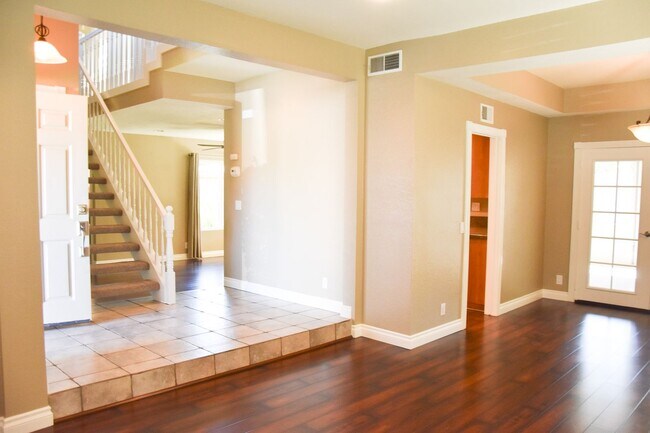 Photo - Beautiful 2 Story Home For Rent