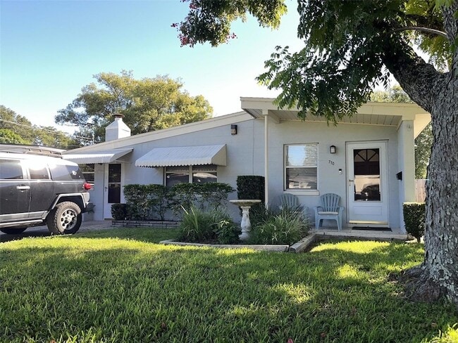 Photo - 770 Baffie Ave