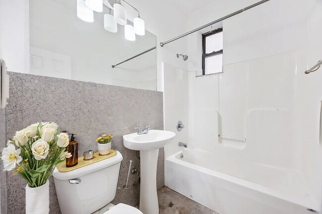 Photo - 301 W 151st St Unidad 5A