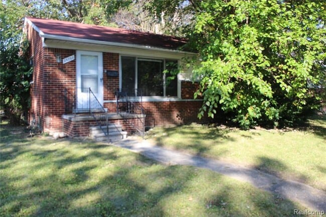 Building Photo - Updated Inkster 3 Bed / 1 Bath Home w/ Garage & Basement