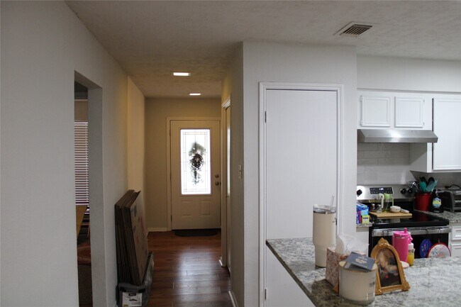 Photo - 819 Walbrook Dr