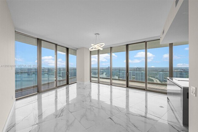 Photo - 18975 Collins Ave Unidad 3605