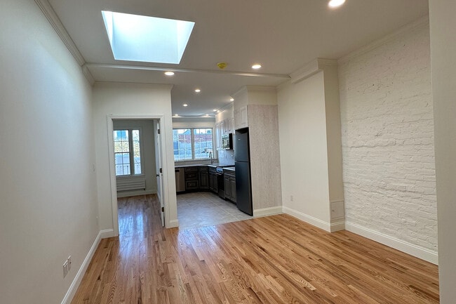 Photo - 207 Court St