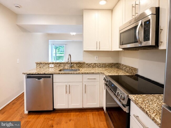 Photo - 2473 Glengyle Dr