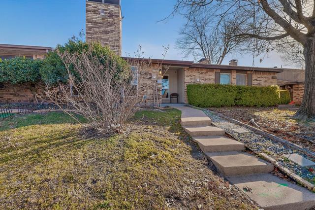 Photo - 1940 Abshire Ln