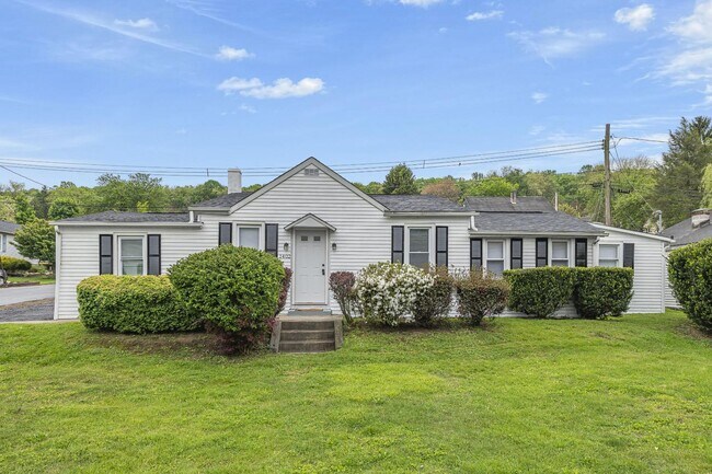Photo - 1402 Valley Rd