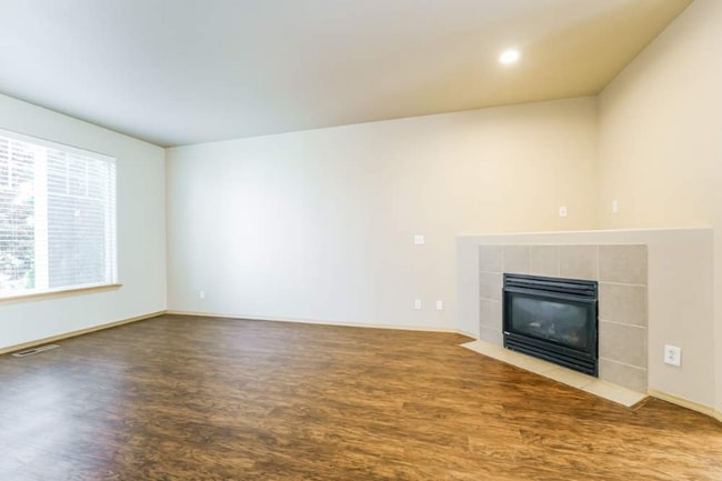 Photo - 7581 89th Pl NE