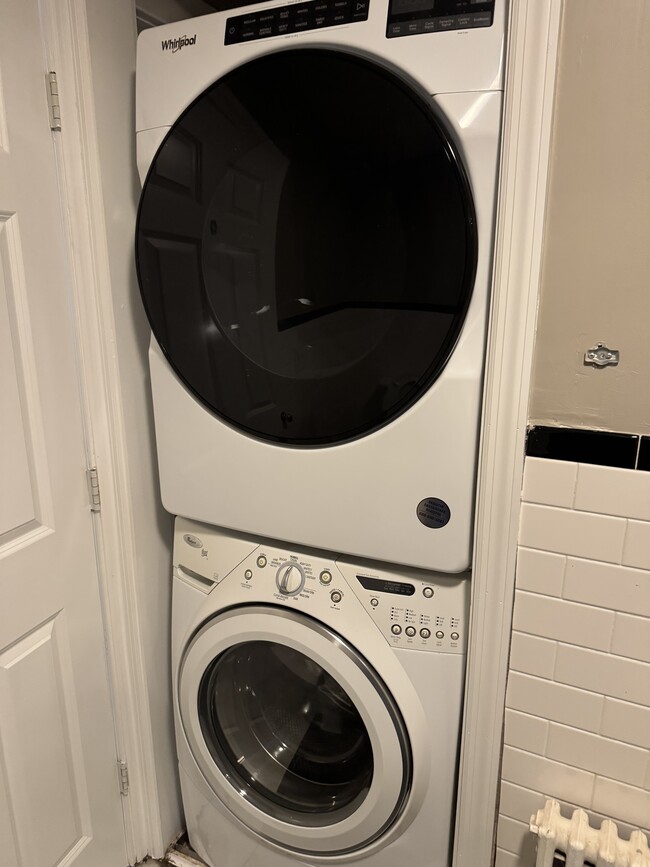 Photo - 1640 Whitney Ave Unit 2nd Floor