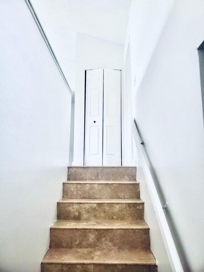 Photo - 10302 NW 9th Street Cir Unidad 201