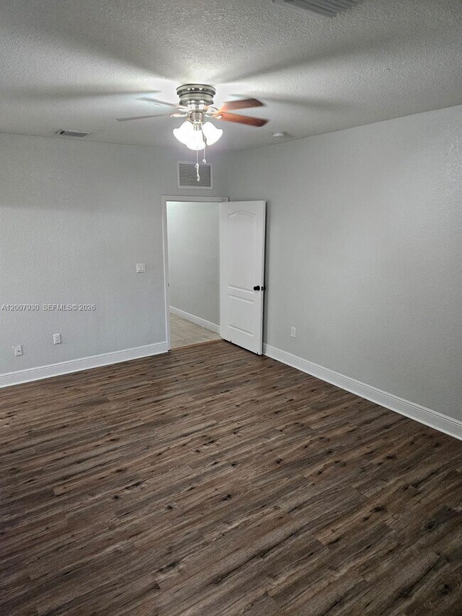 Photo - 1519 NE 3rd Ave