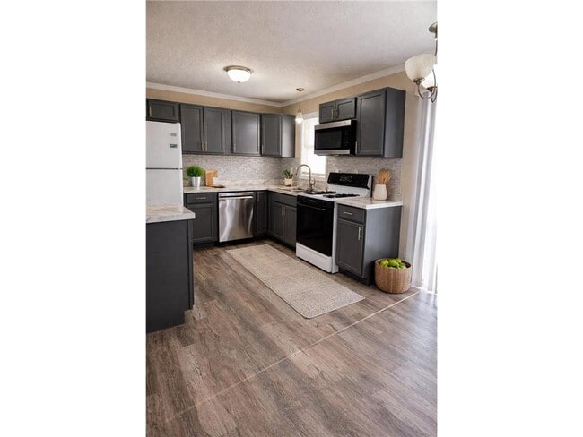 Photo - 7617 Scott Ave N