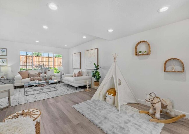 Photo - 766 Dragonfly Ct Townhome