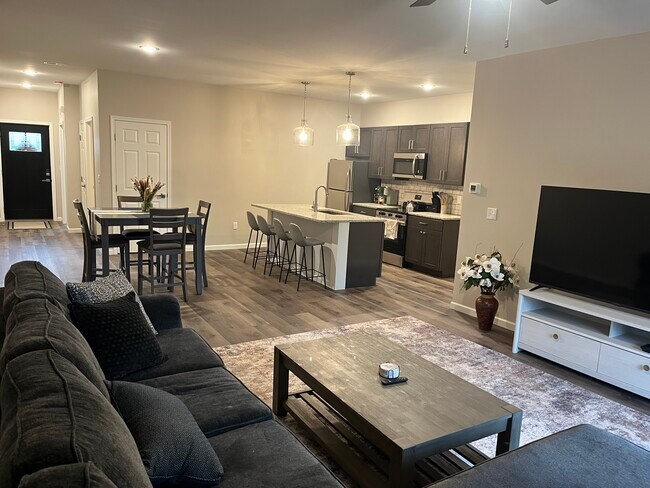 Photo - 2087 Community Ln