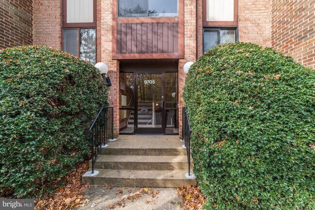 Photo - 9705 Kings Crown Ct Unidad 002