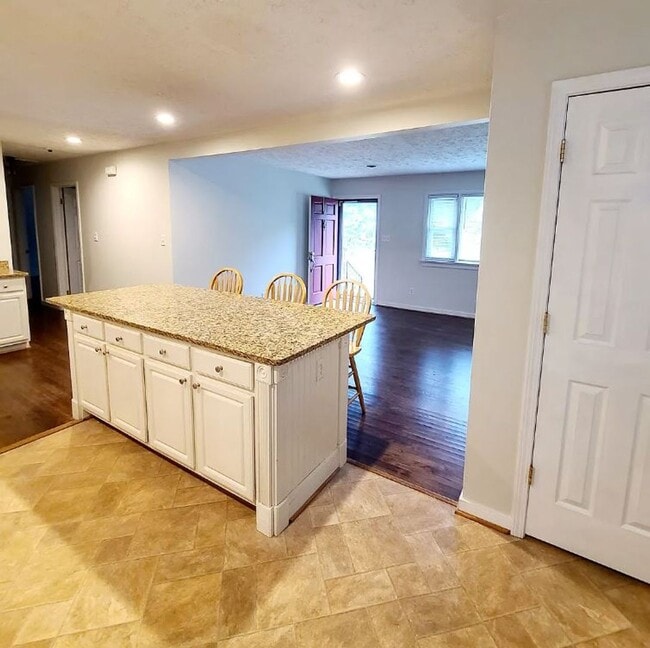 Photo - 320 Treva Rd