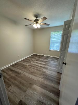 Photo - 192 Holland Ln