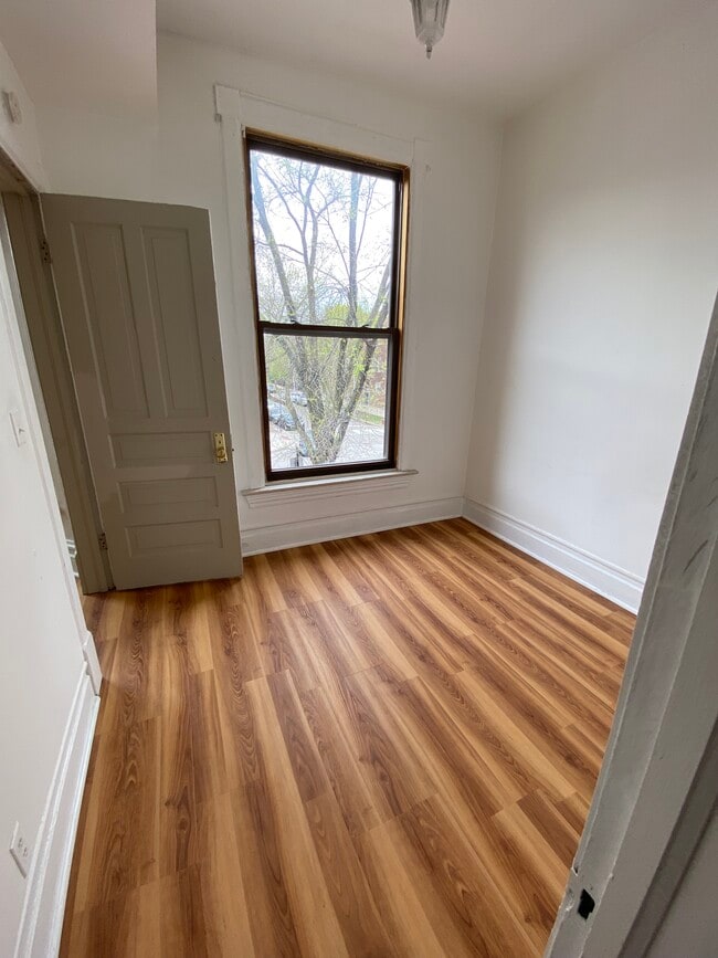 Photo - 1924 W Division St Unit 2