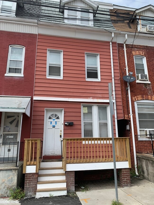 3-5 Bedroom House Near York College-York C... - 3-5 Bedroom House Near York College-York C...