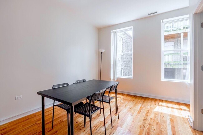 Photo - 1638 W 18th Pl Unidad 2R