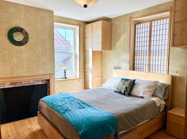 Bedroom (upstairs) - 241 Cumberland Ave Unit Sunny Downtown Furnished