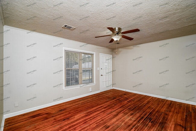 Photo - 6203 E King St