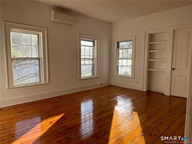 Photo - 463 N Main St Unit 2