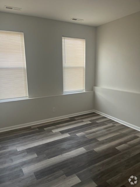 Building Photo - 1731 E 25th St Rental