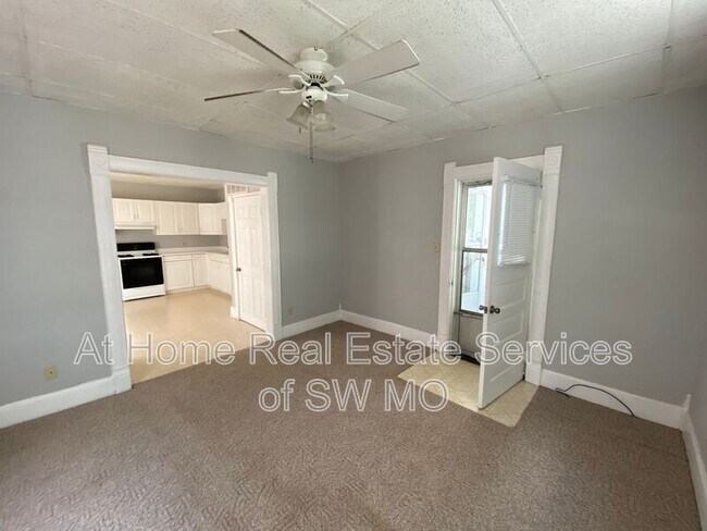 Photo - 653 S Main Ave Unit Apt #2