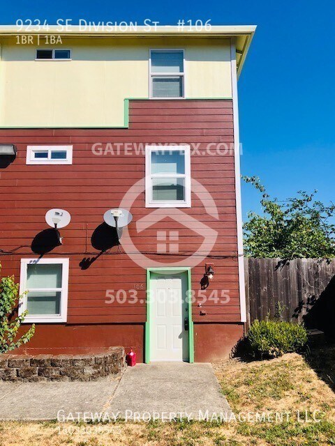 Building Photo - 9234 SE Division St Unit #106