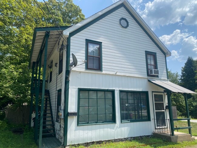 Building Photo - 17 Horicon Ave Unit 17 Horicon Rental