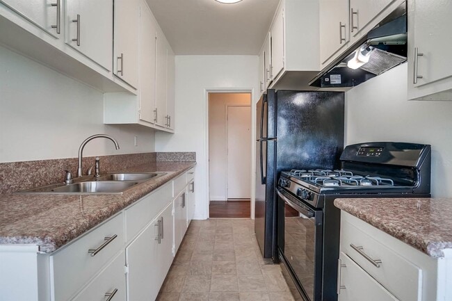 Photo - 537 W. Hyde Park Blvd