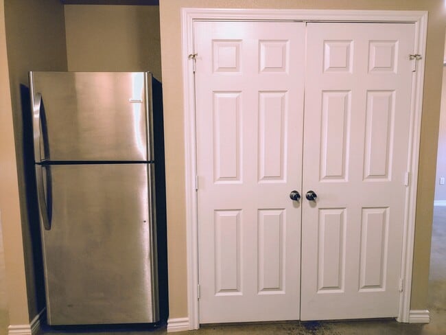 Photo - 105 Oak Trail St