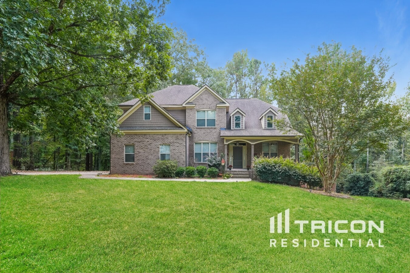 Photo - 3725 Warwick Way