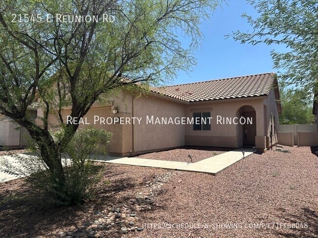 Like new throughout!!! Enjoy the Red Rock ... - Like new throughout!!! Enjoy the Red Rock ... House