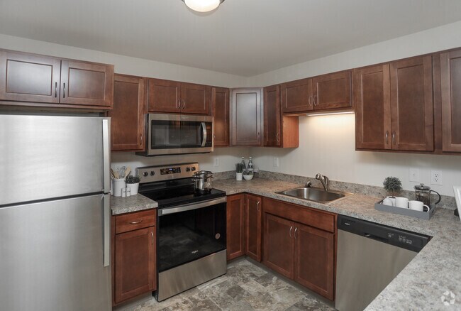 2BR, 1BA - 825 SF