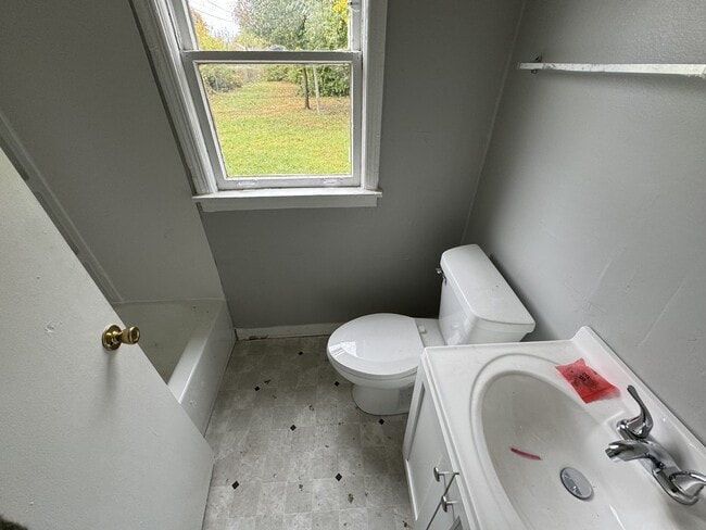 Photo - 2221 N Kenyon St
