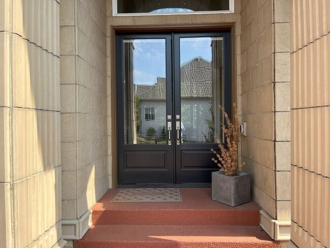 Photo - Forest-View Luxury Home with 5 Bedrooms, Luxury Primary Suite & Gourmet Kitchen