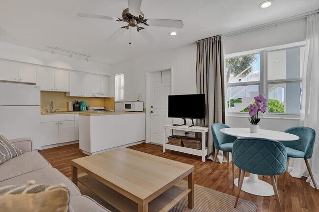 Photo - 851 N Surf Rd Unit ID1312651P