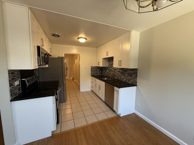 Photo - 827 Comet Dr