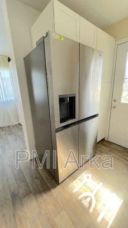 Photo - 317 Pelly Ave N