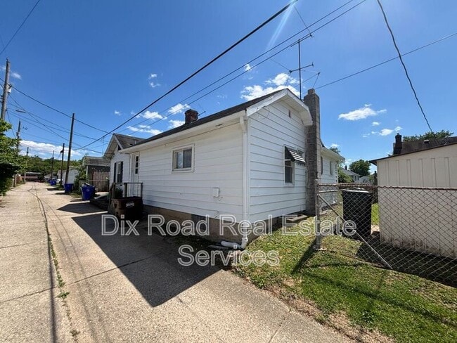 Photo - 1324 Campbell Ave
