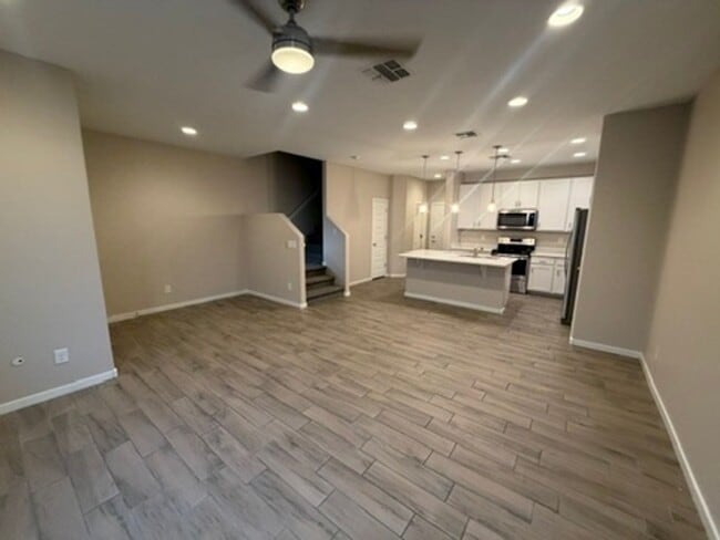 Photo - Newer home in Tempe!! 3 bedrooms & 2.5 baths with 2-car garage. Loaded with upgrades!