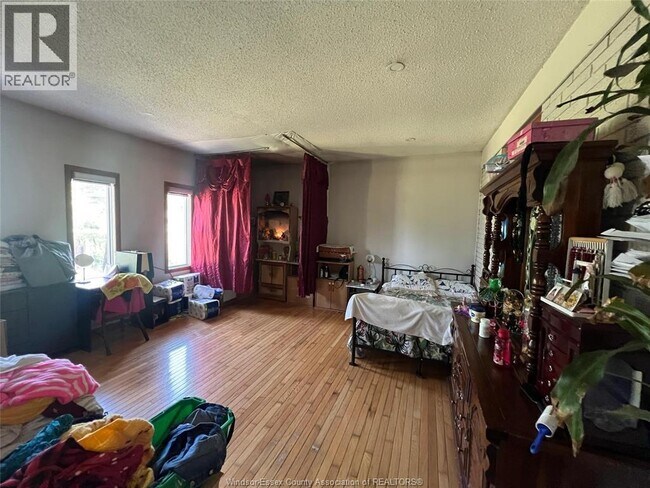 Photo - 1550 Roxborough Blvd