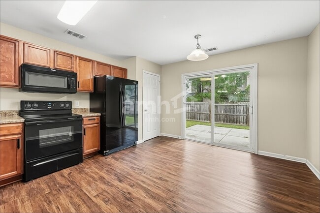 Photo - 406 Flint Dr