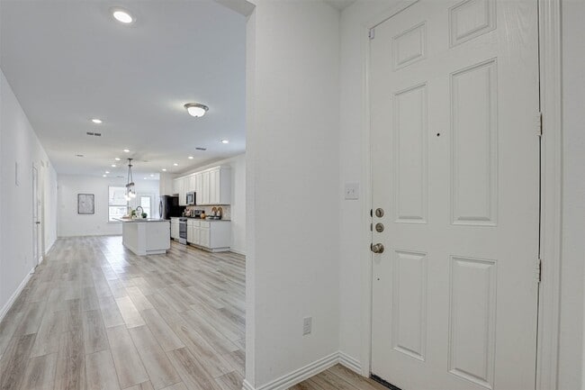 Photo - 2305 Cobbler St